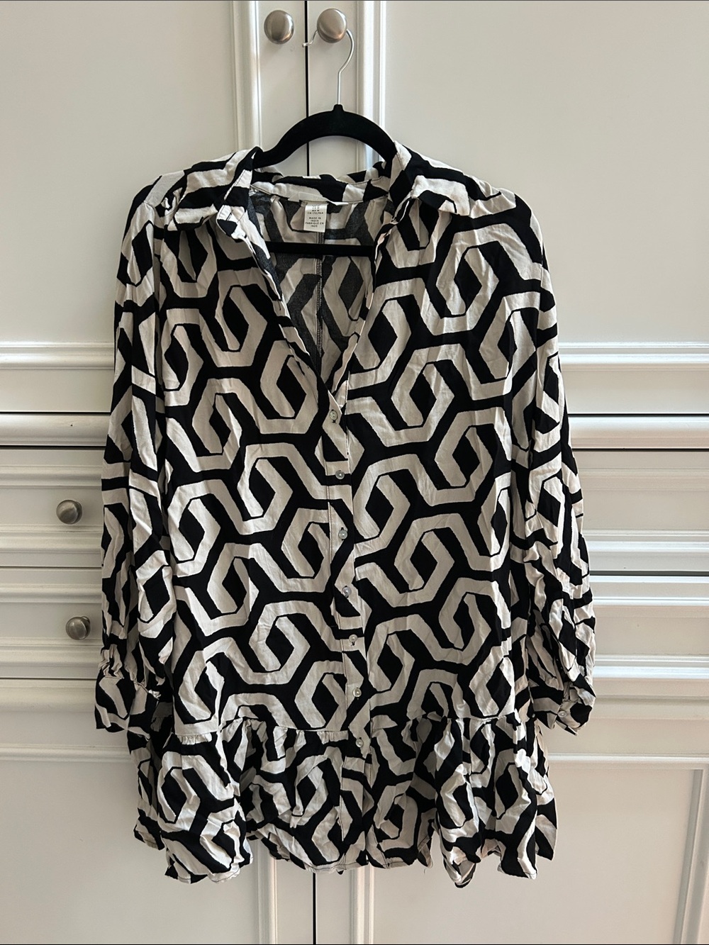 H&M Black & White Geometric Button-Front Women's Top